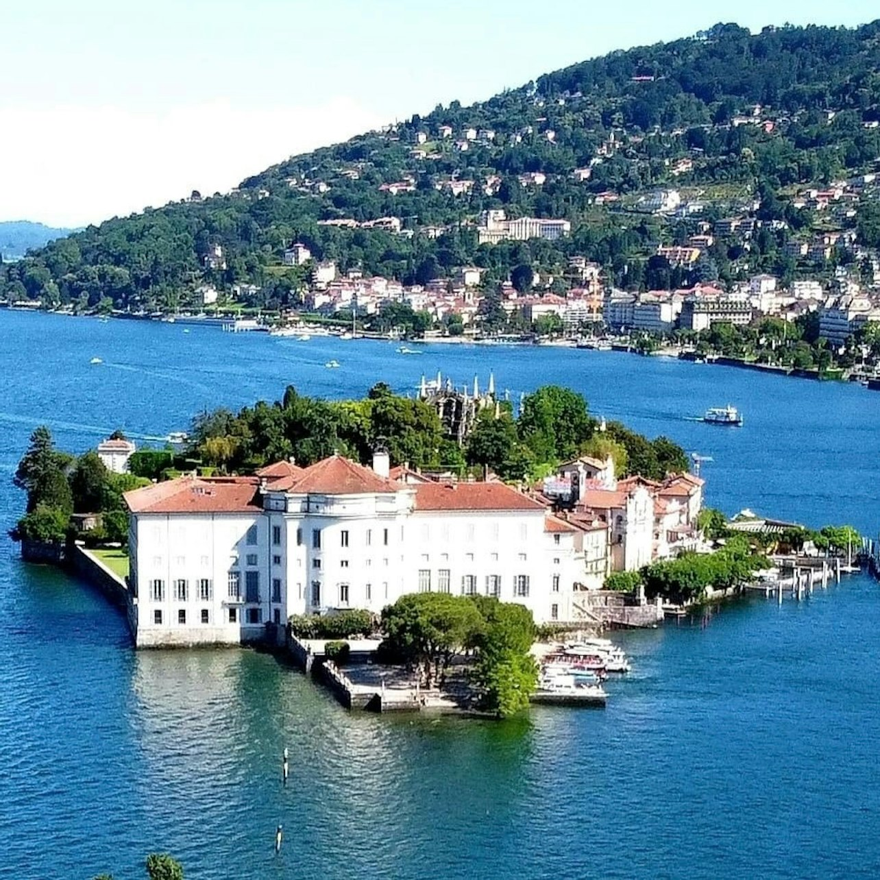 Isola Bella: Hop-on Hop-off Boat Tour from Stresa - Photo 1 of 5