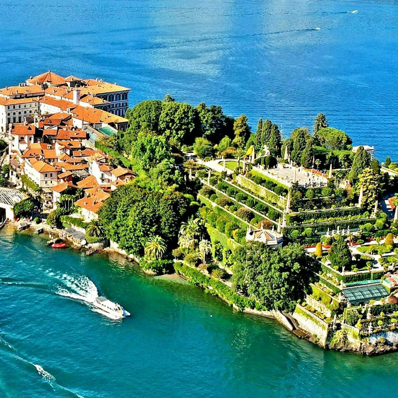 Isola dei Pescatori and Isola Bella: Hop-on Hop-off Boat Tour - Photo 1 of 3