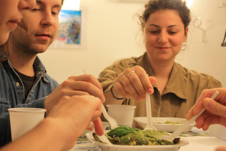 Itinerant dinner in the old town - Photo 1 of 7
