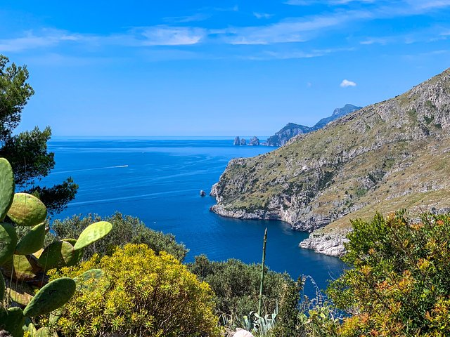 Jeranto Bay Walking Tour with a Private Guide - Photo 1 of 20