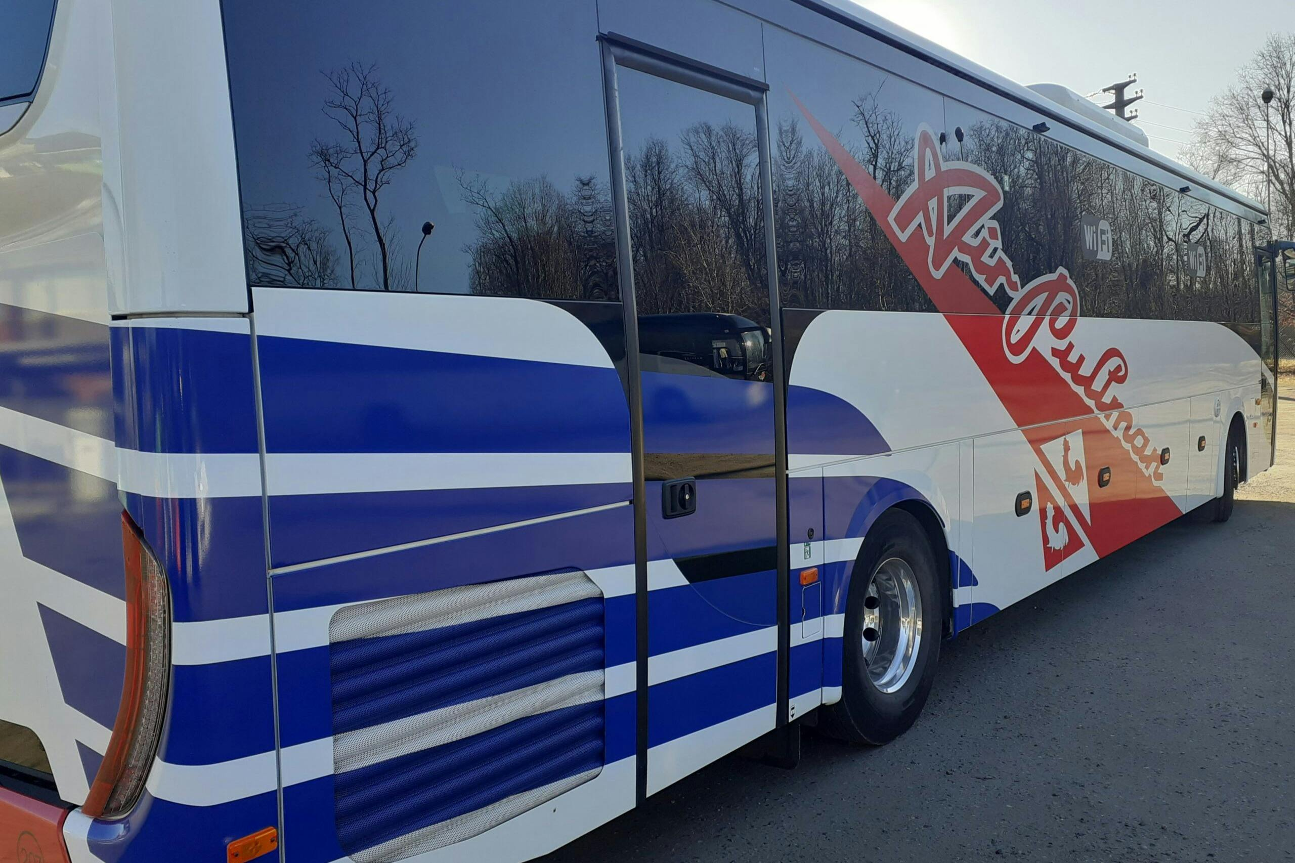 Linate Airport: One-Way Bus from Milan Piazza Luigi di Savoia to Airport (LIN) - Photo 1 of 3