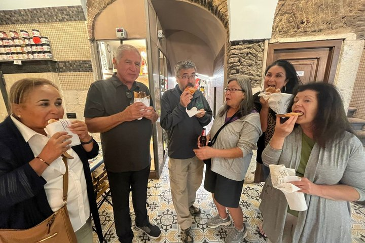 Rome: Lip Smacking 4 hours Foodie Tours in golf cart - Photo 1 of 15
