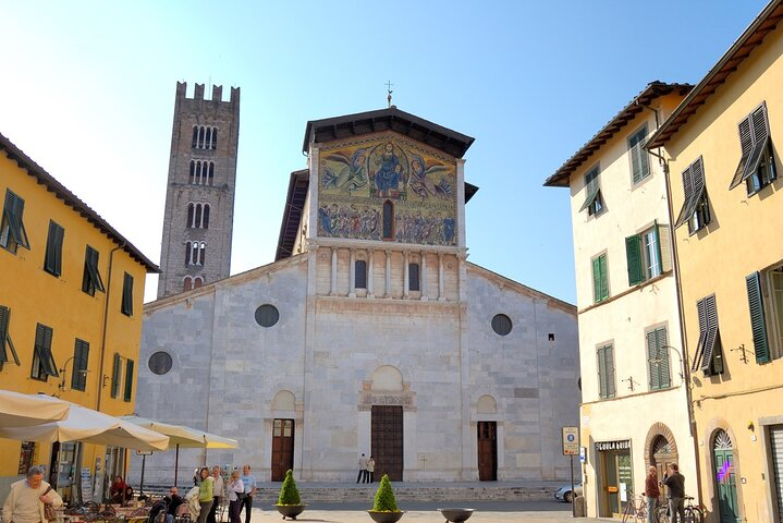 Private walking tour of Lucca city centre and the walls - Photo 1 of 6
