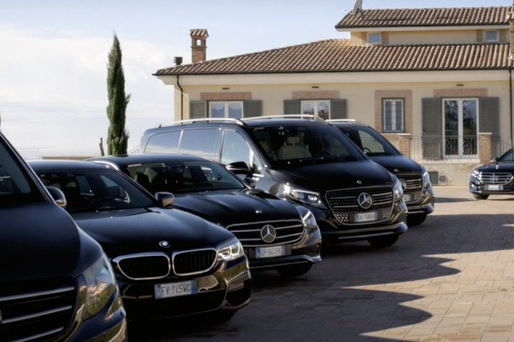 Luxury Private Transfer from Rome Center to Ciampino Airport - Photo 1 of 25