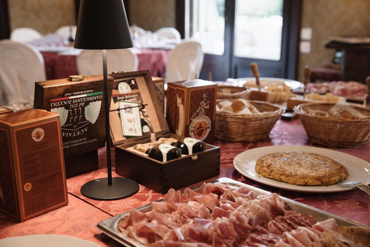 Lunch and Tasting of Traditional Balsamic Vinegar of Modena - Photo 1 of 11