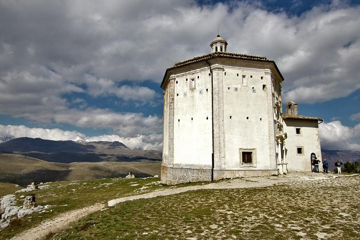 Medieval Abruzzo by R. Calascio with typical Abruzzo lunch - Photo 1 of 11