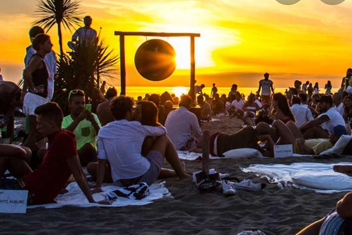 Mini Vintage Cabriolet - Little Ancient Tour & Spectacular Sunset on the beach - Photo 1 of 8