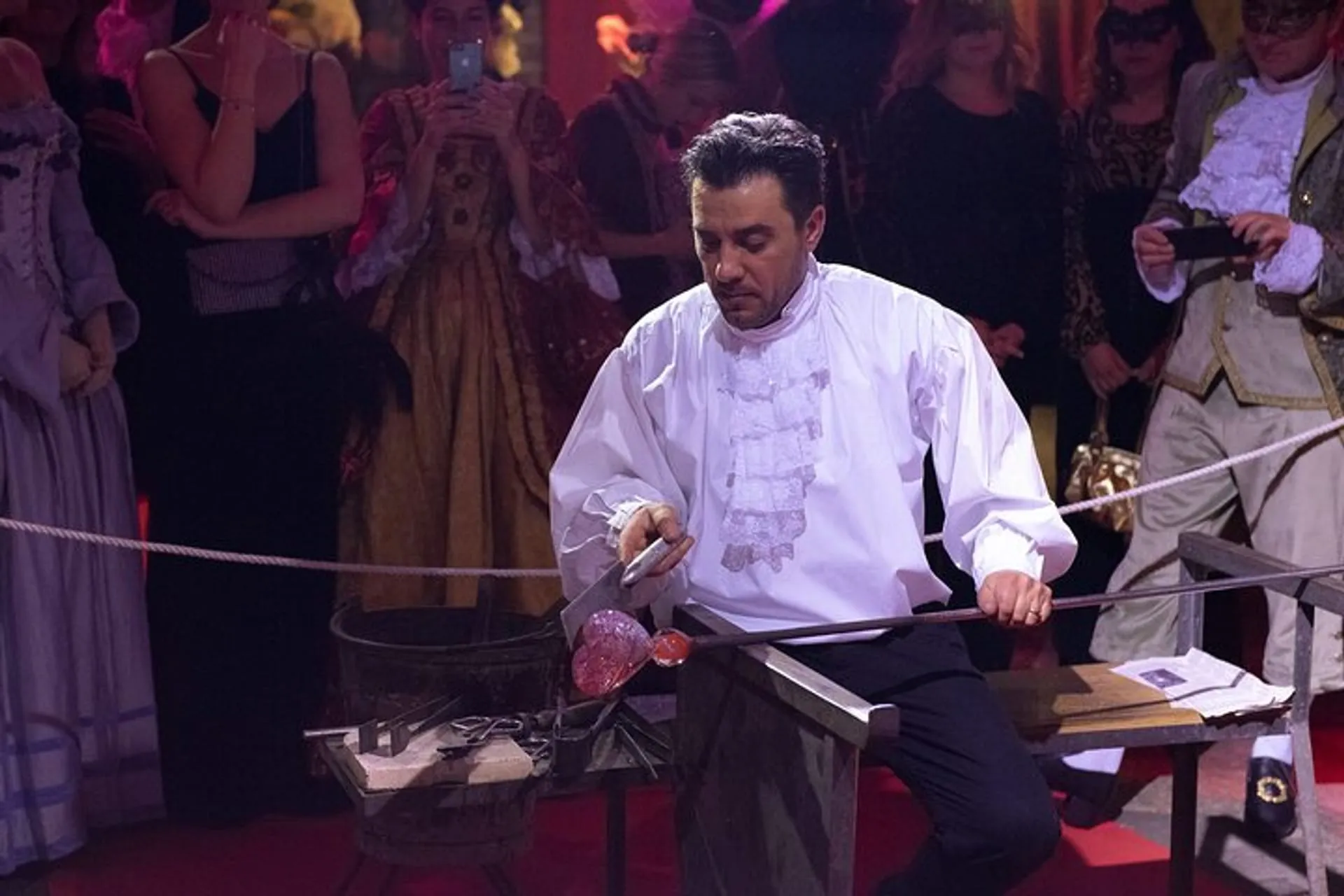 Murano Glass Blowing Demonstration - The Glass Cathedral in Venice | Pelago, image size:1920x1280