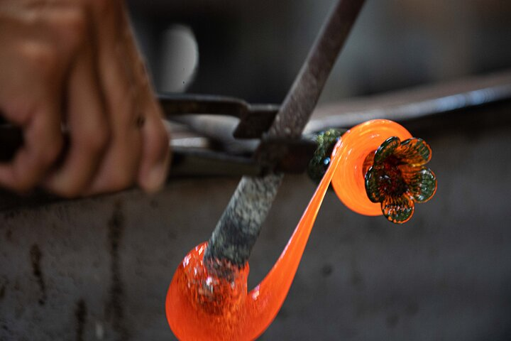 Immerse yourself in the art of glass-making in Venice witnessing skilled artisans transform molten glass into stunning creations while enjoying a unique hands-on workshop experience.