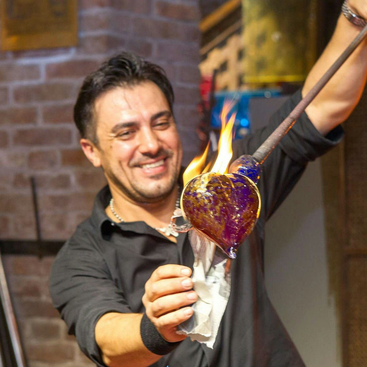 Murano: Glass Blowing Demo at the Glass Cathedral in Venice | Pelago, image size:1284x1284