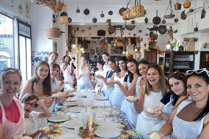 Pizza and Tiramisù Making class - Photo 1 of 10