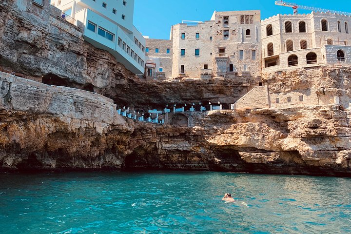 Private: 1h30 Boat tour of the caves of Polignano a Mare - Photo 1 of 8