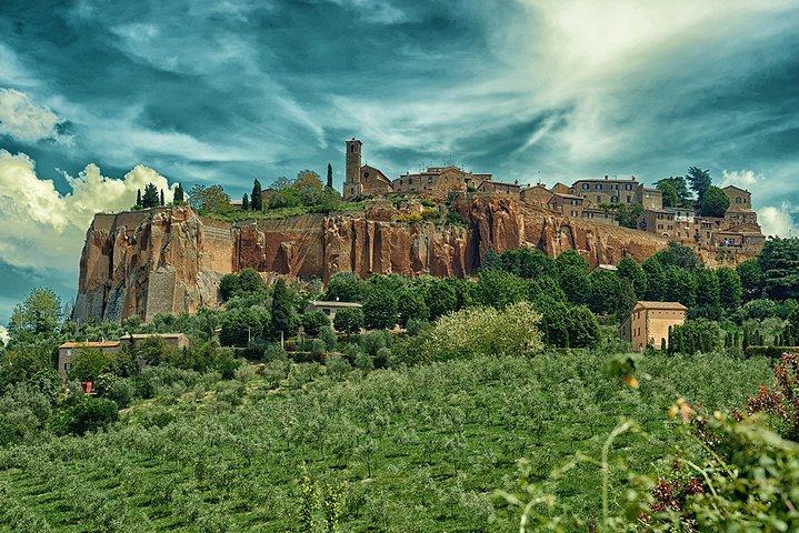 ILLYRIATOURS Orvieto and Civita di Bagnoregio with SkipTheLine and Lunch from Rome