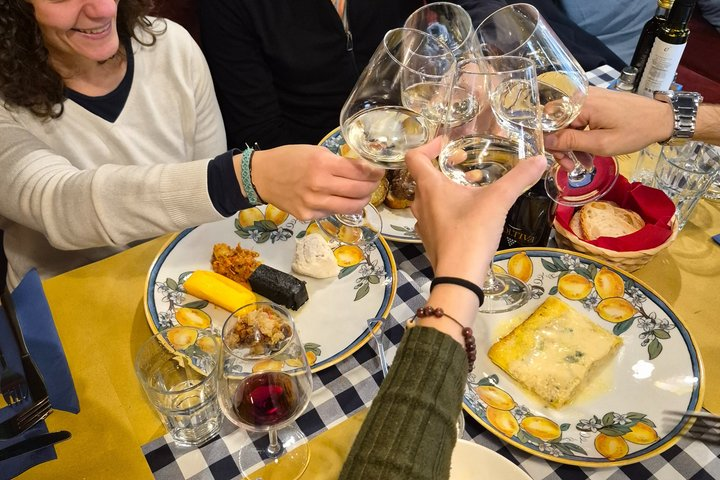 Padua Food Tour Market to Osteria, 10+ Tasters, Wine, Local Guide - Photo 1 of 12