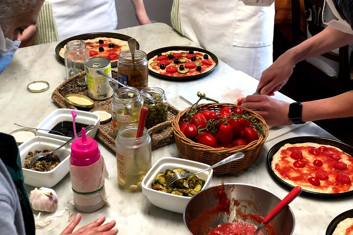 Pasta and Pizza cooking class in Cortona - Photo 1 of 19