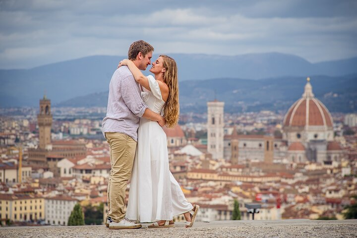 Photo Shoot in Florence with a Professional Photographer - Photo 1 of 11