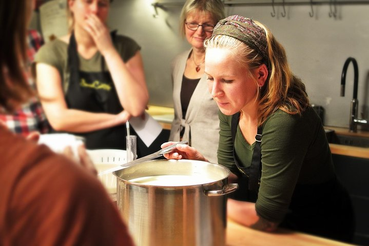 Pienza: Cooking class in a farmhouse. Discover traditional tuscan dishes - Photo 1 of 3