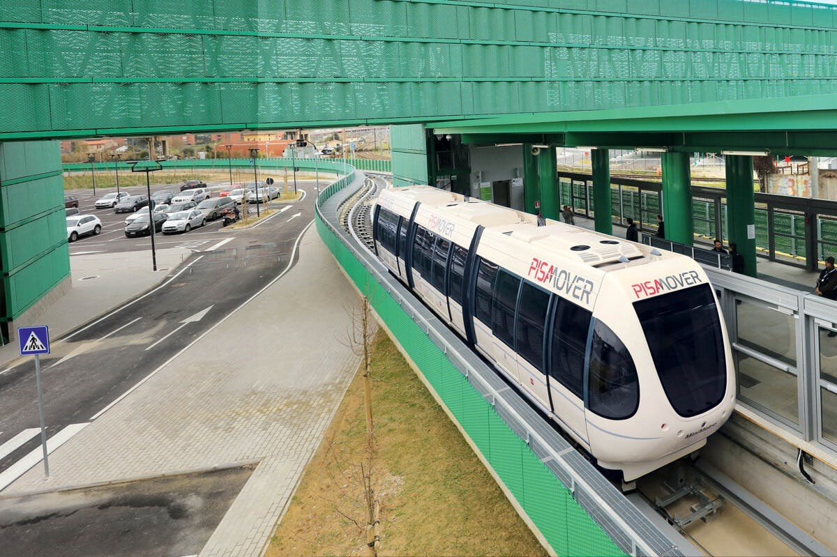 Pisa: One-Way Shuttle From/To Pisa Airport and Pisa Central Train Station - Photo 1 of 4