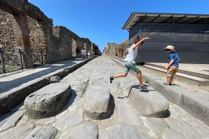 Private Tour of Pompeii for families