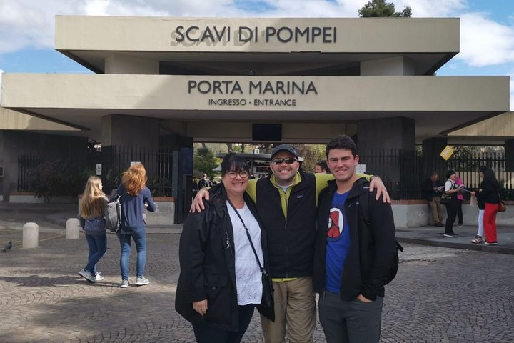 ItalyBestExcursions Pompeii and Herculaneum Skip-The-Line with Lunch&WineTasting from Rome