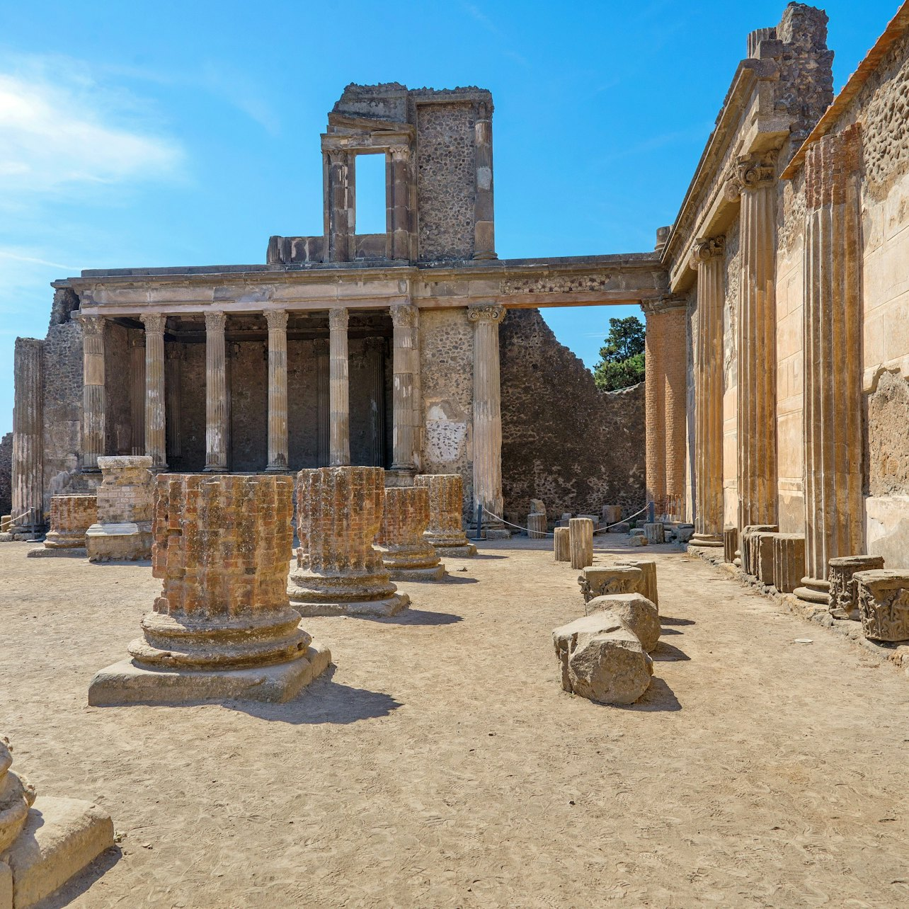 Pompeii & Mount Vesuvius: Guided Tour + Wine Tasting from Naples - Photo 1 of 3