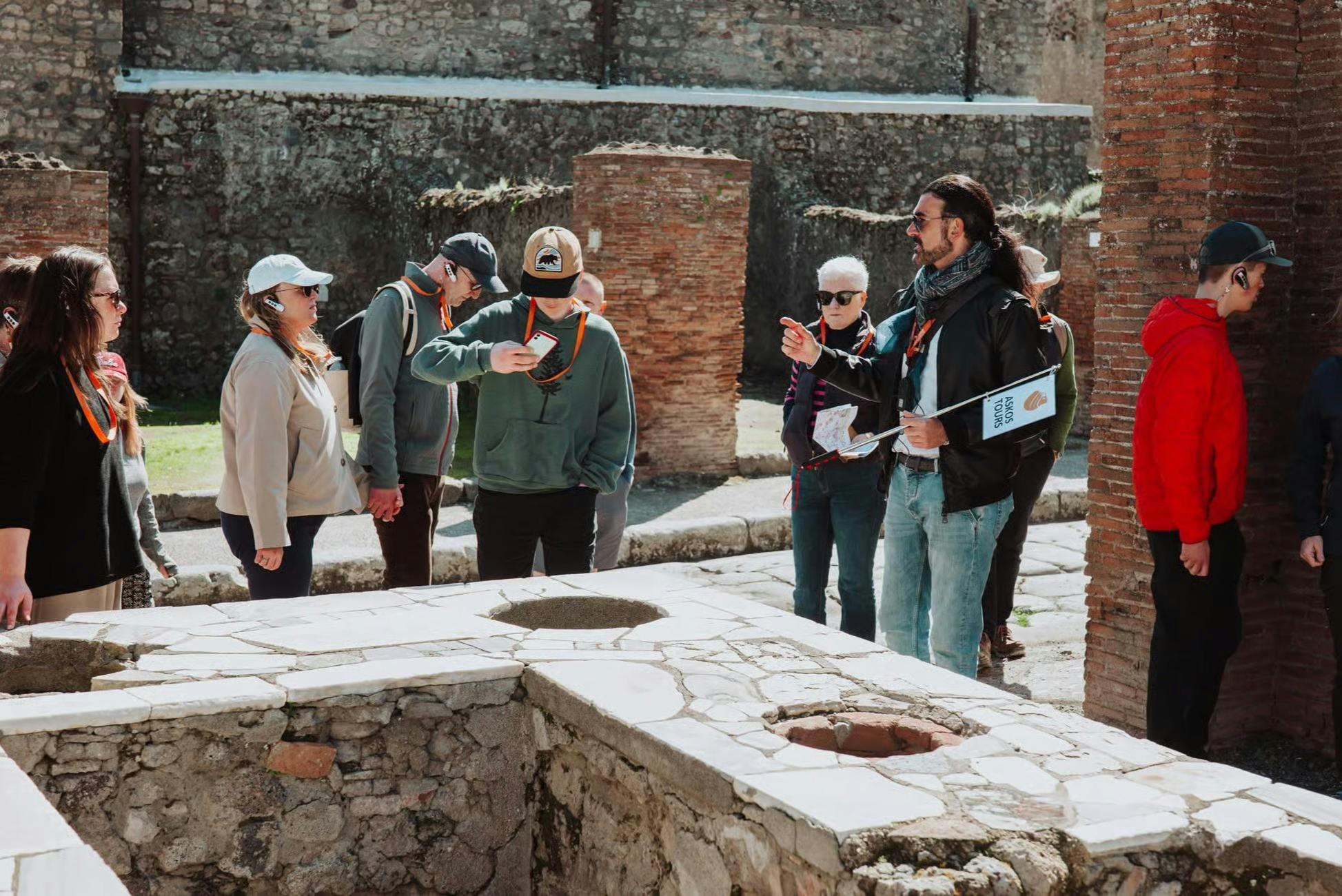 Pompeii: Fast Track Ticket + Guided Tour + Wine Tasting - Photo 1 of 6