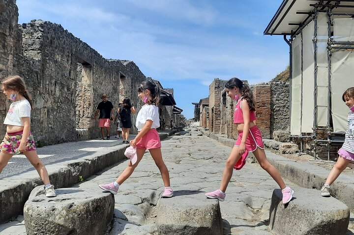 2-Hour Private Pompeii Tour for Kids with Alex - Skip the Line - Photo 1 of 10