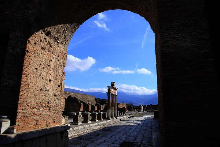  Percy Jackson and Roman Gods in Pompeii Tour for Kids - Photo 1 of 7
