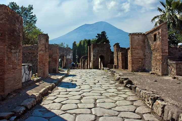 Pompeii Walking Tour with a licensed Guide - Photo 1 of 6