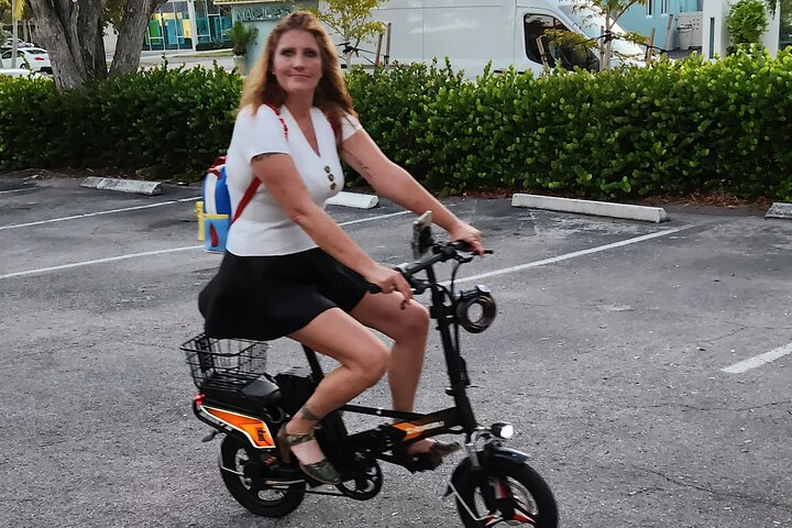 Private Biking Adventure Tour in Naples City - Photo 1 of 4