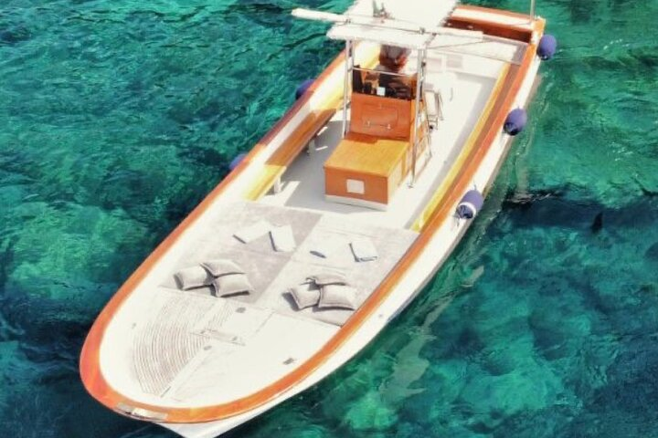 Private boat tour around Capri with Classy Gozzo - Photo 1 of 10