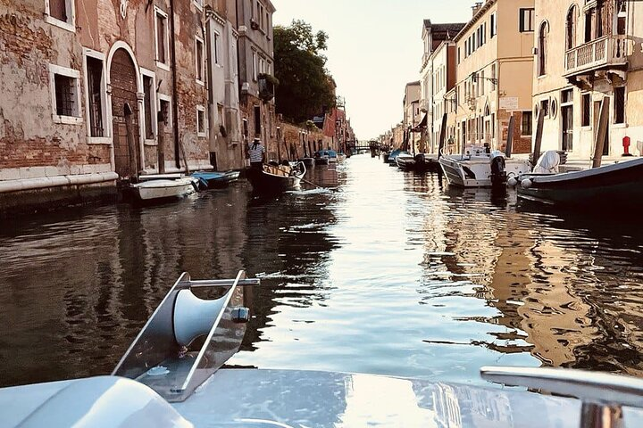 Private Boat Tour with Skipper Sailing the Lagoon of Venice Italy - Photo 1 of 7
