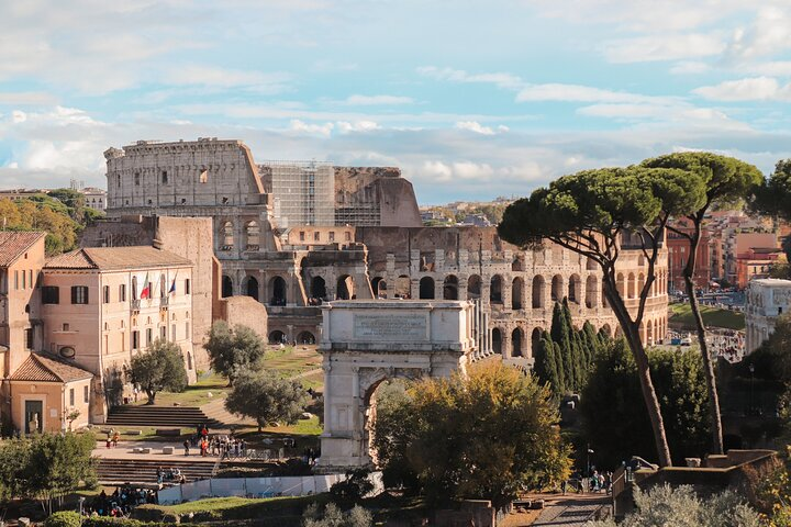 Private Colosseum Roman Forum and Palatine Hill Guided Tour - Photo 1 of 18