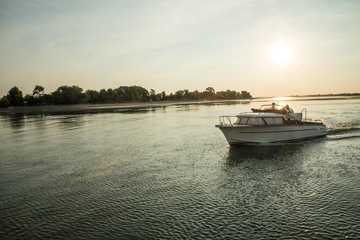 Sunset in the lagoon