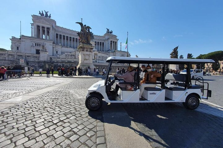 Private Golf Cart Tour of the Eternal City - Photo 1 of 12