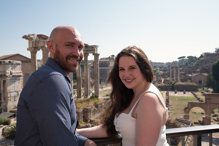 ILLYRIATOURS Honeymooners in Rome with Professional Photographer