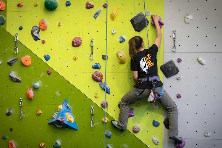 Private Indoor Climbing Lesson in Cortina d'Ampezzo - Photo 1 of 3