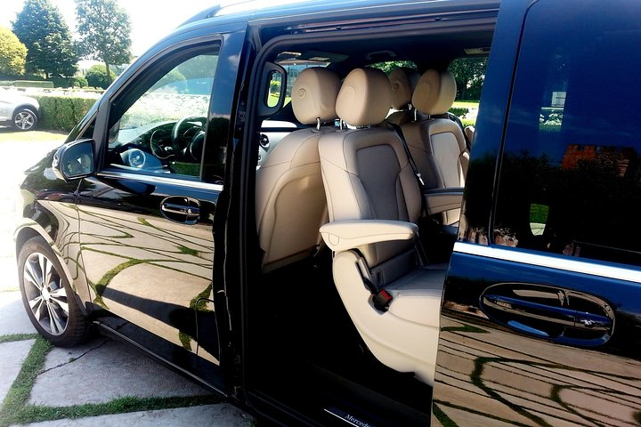 Private Luxury Transfer from Verona to Sirmione ( or viceversa ) - Photo 1 of 7