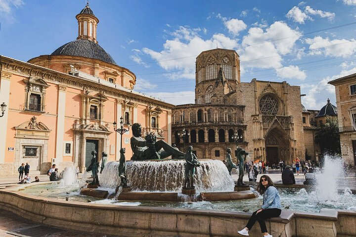 Private Milan Tour with the Oldest Canal and Ancient Church in Navigli District