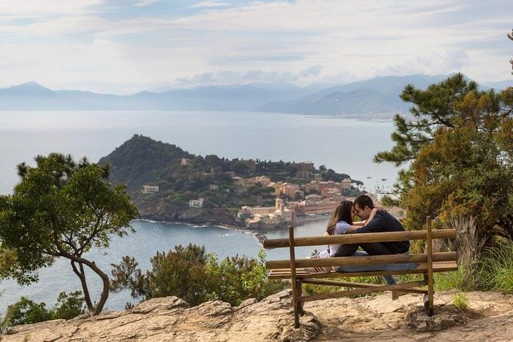 Private Photo Session with a Local Photographer in Chiavari - Photo 1 of 10