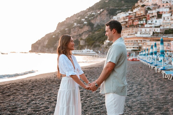 Private Vacation Photoshoot with Photographer in Amalfi Coast - Photo 1 of 25