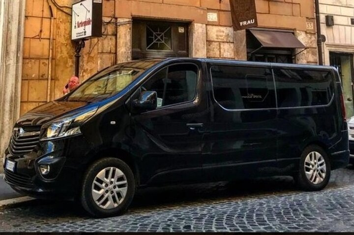 From Rome Hotel to Fiumicino Airport (FCO) 3-8 People - Photo 1 of 5