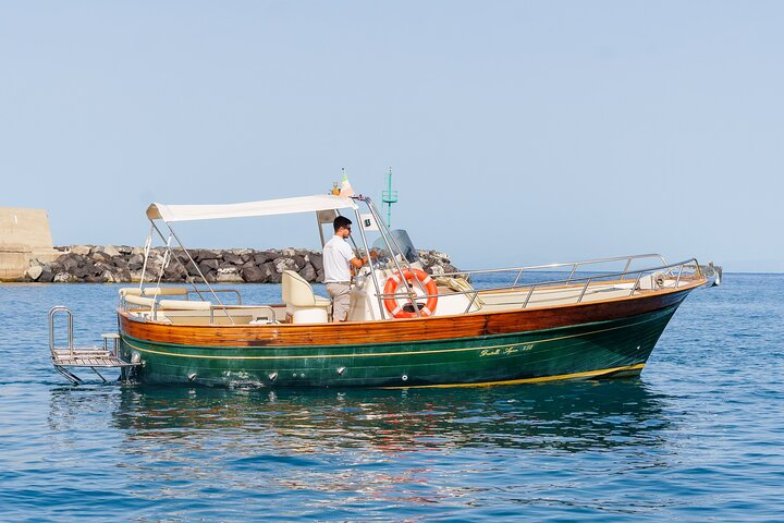 Private tour of the island of Ischia on a Fratelli Aprea gozzo - Photo 1 of 10