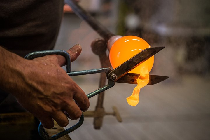Private tour on Murano Island: discover the art of Artisanal Glassblowing - Photo 1 of 7