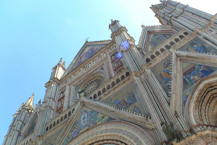 Private Transfer from Accommodation in ORVIETO to Accommodation in ROME - Photo 1 of 4