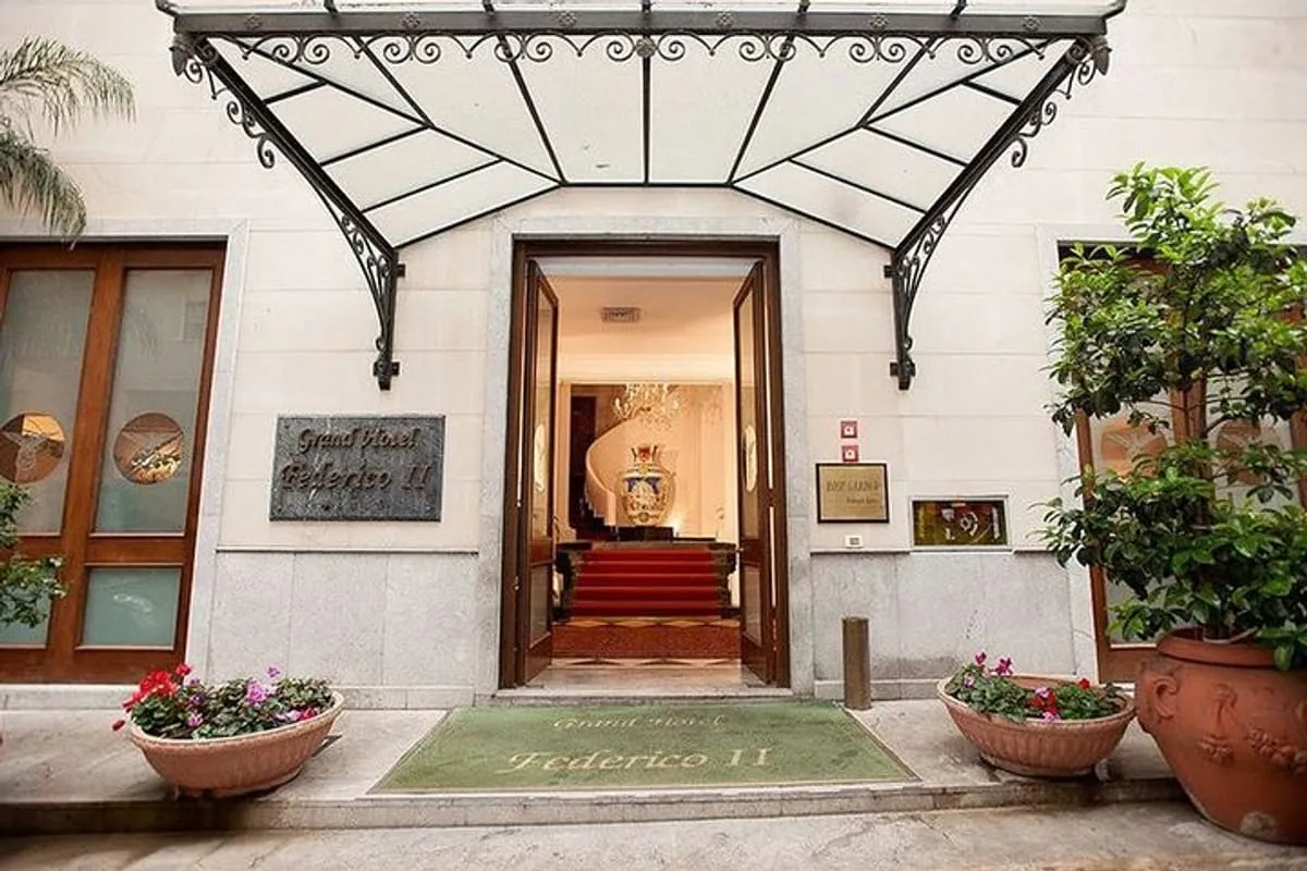 Private transfer from Palermo airport to Hotel Federico II Central Palace  in Palermo | Pelago, image size:1200x800