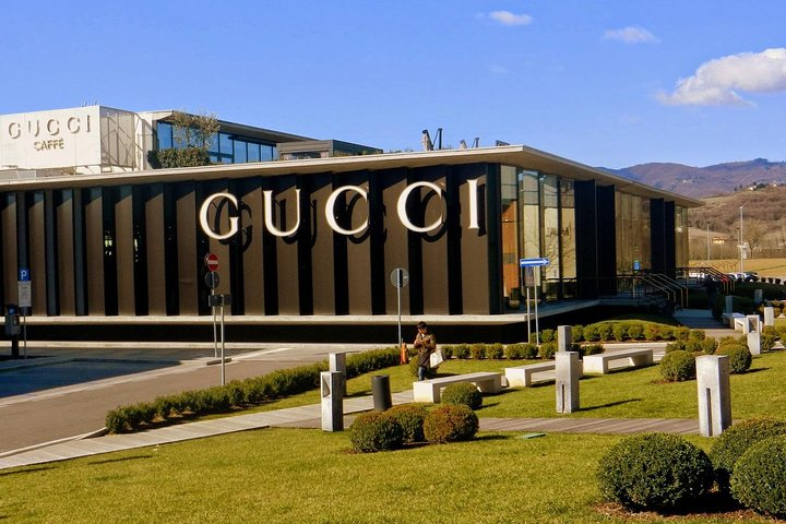 Private Transfer from Rome to Florence with 3 hours stop in The Mall Lux Outlet - Photo 1 of 7