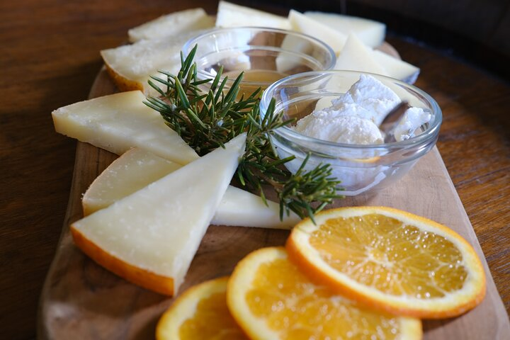 Private wine, Extra Virgin Olive Oils & Cheese Tasting - Photo 1 of 7