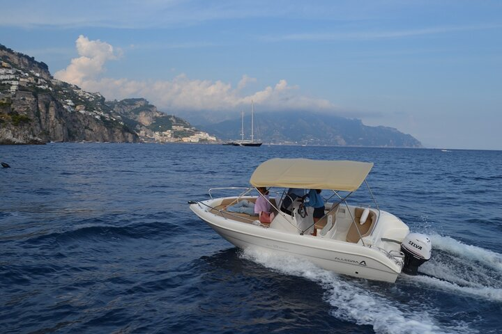 RENT Allegra all 19 open 40 hp WITHOUT LICENSE - Photo 1 of 6