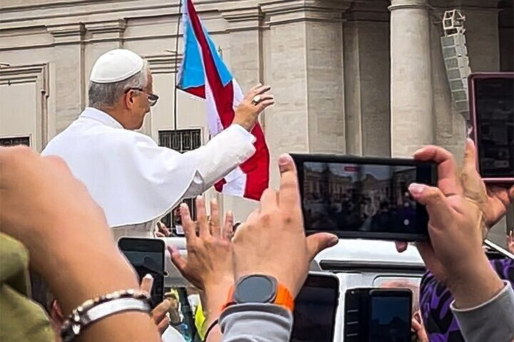 Pope Leo XIV Audience with Guided Entrance - Photo 1 of 10